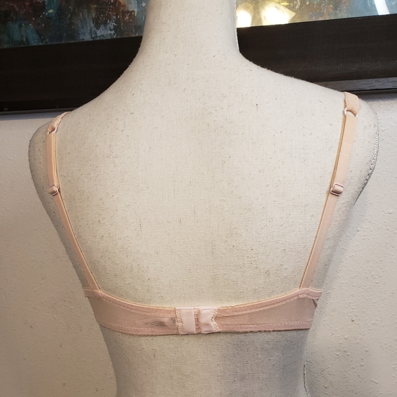 Victoria's Secret Embroider Push-up Bra - Picture 3 of 6